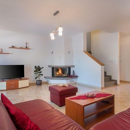 Ferienhaus Mary Ližnjan المظهر الخارجي الصورة