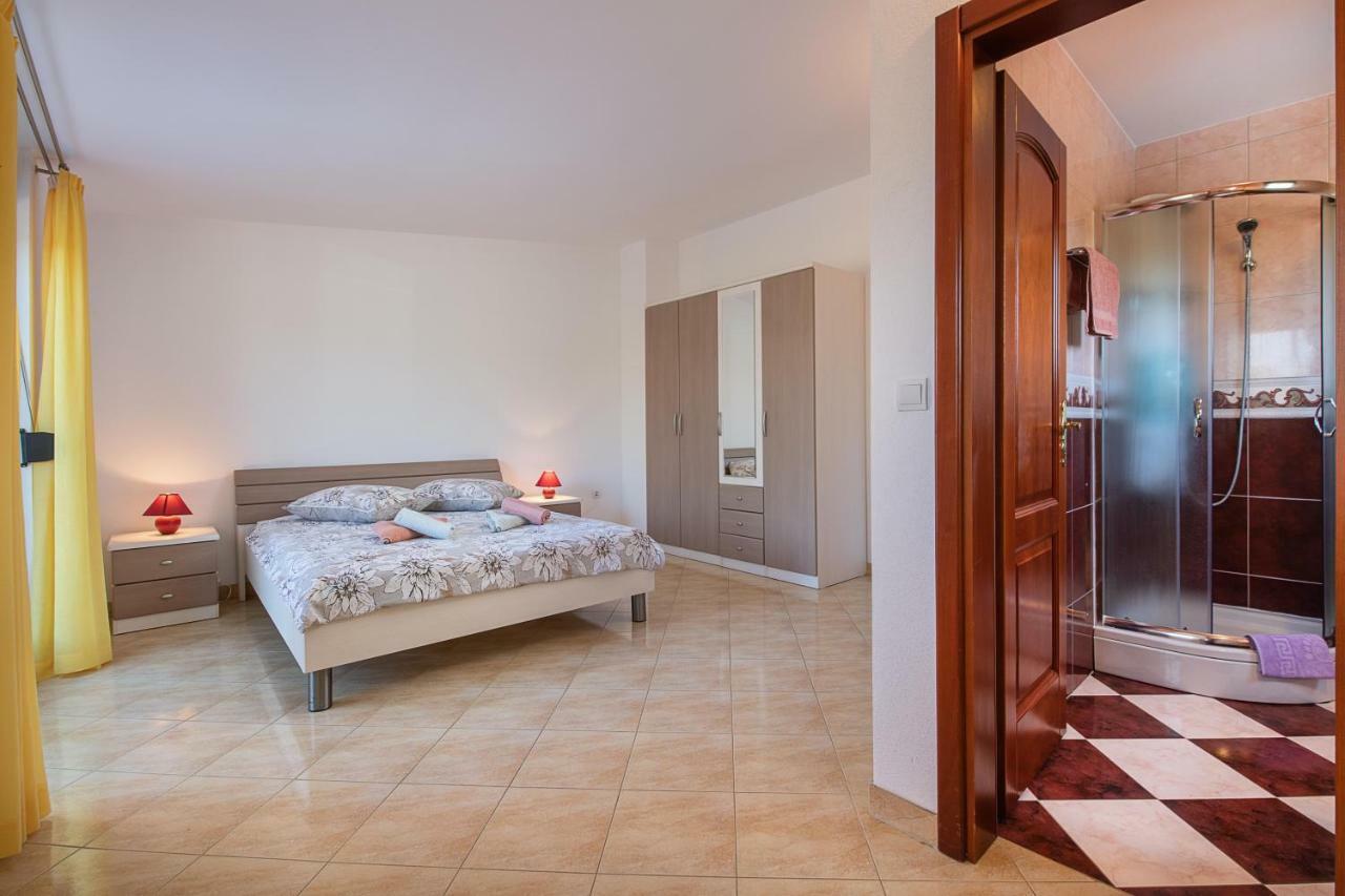 Ferienhaus Mary Ližnjan المظهر الخارجي الصورة