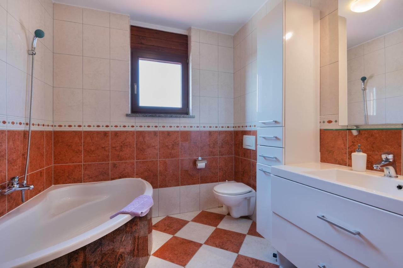 Ferienhaus Mary Ližnjan المظهر الخارجي الصورة