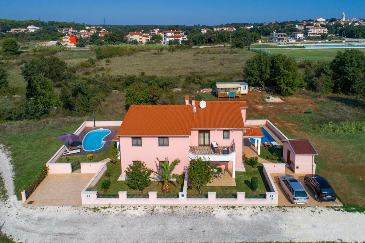 Ferienhaus Mary Ližnjan المظهر الخارجي الصورة