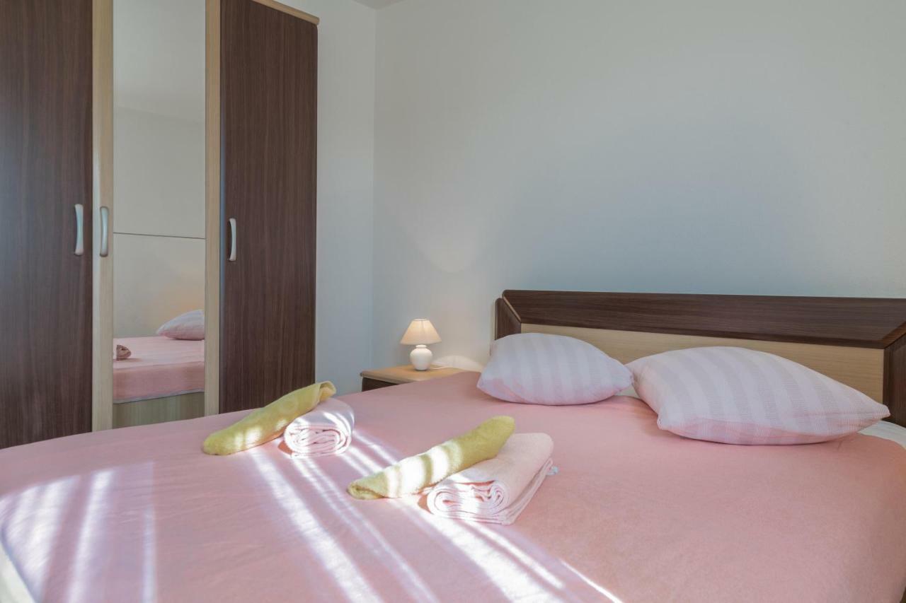 Ferienhaus Mary Ližnjan المظهر الخارجي الصورة